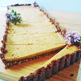 Lemon tart. Gluten grain and refined sugar free. Off to a Cup Day party with some dear friends. Hope they like this. Happy Days x #lemon #glutenfree #grainfree #coconutsugar #healthydessert #primal #cupday #melbourne #melbournecup #refinedsugarfree #thermomix #kitchenaid @suellen_ryan 